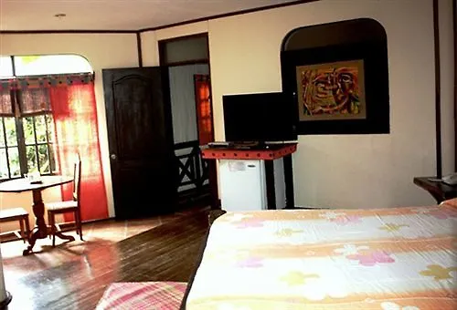 Bohol Bee Farm Hotel Панглао