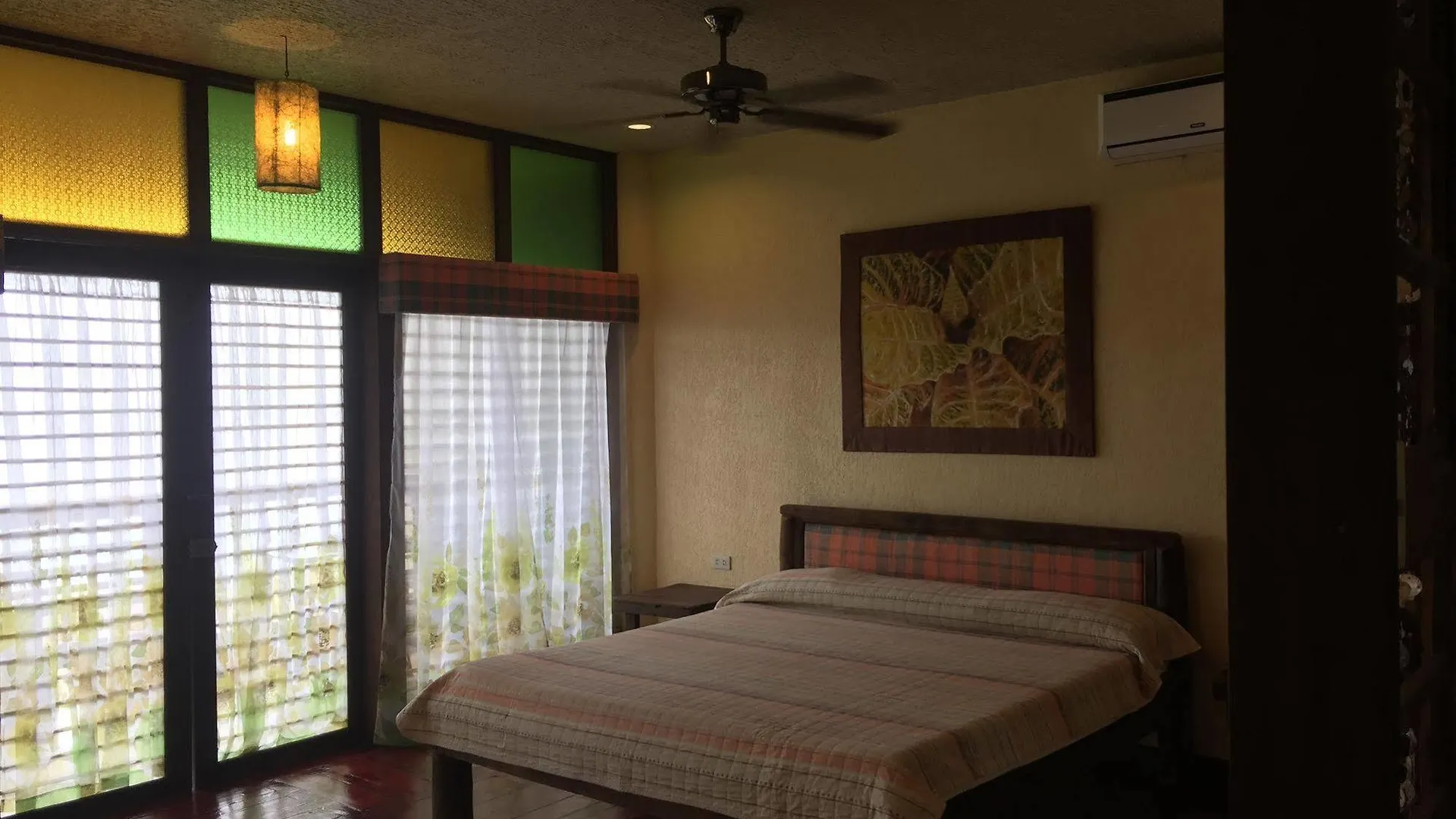 Bohol Bee Farm Hotel Панглао